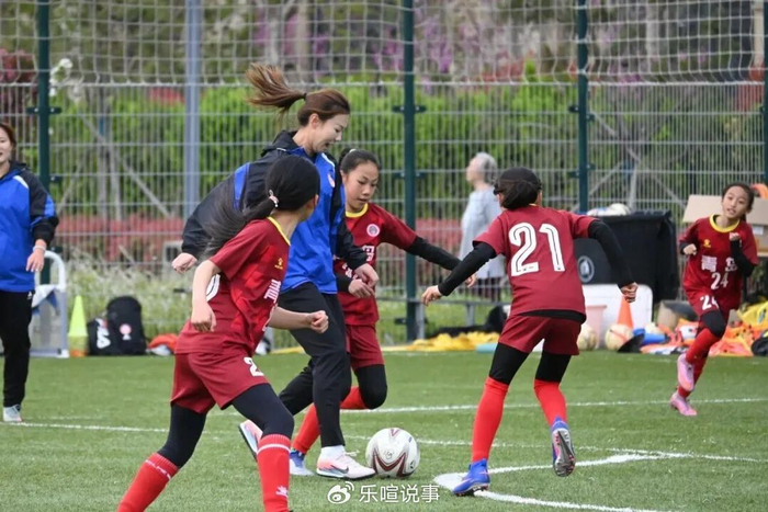 B体育下载-U20女足锁定世界杯入场券 西海岸女足收到足协感谢信|青岛市|中国女足|足球俱乐部|亚洲杯|U20女足亚洲杯_新浪体育_新浪新闻